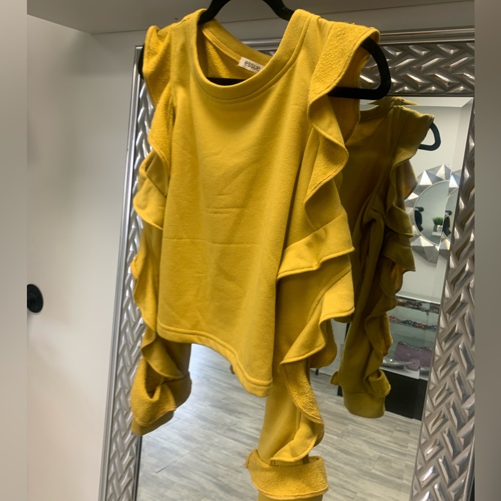 Ruffled Top - Picture 2 of 3